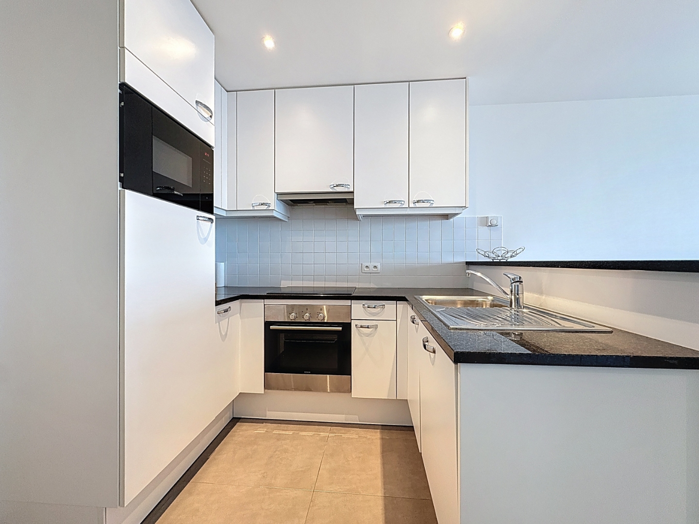 Instapklaar appartement op de Zeedijk van De Panne. - foto 4