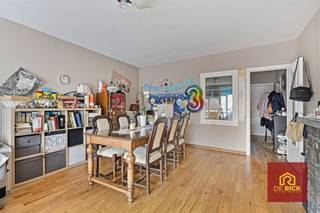 Ontdek dit gezellig appartement in het hart van Aalst, ideaal voor starters of als investering. Dit ruime appartement op de 2de verdieping van 78...