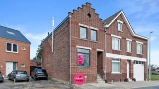 Instapklare, gerenoveerde woning vlakbij centrum Bilzen!Deze woning is gelegen aan de Schaaienbosstraat 1 in Eigenbilzen, vlakbij het bruisende...