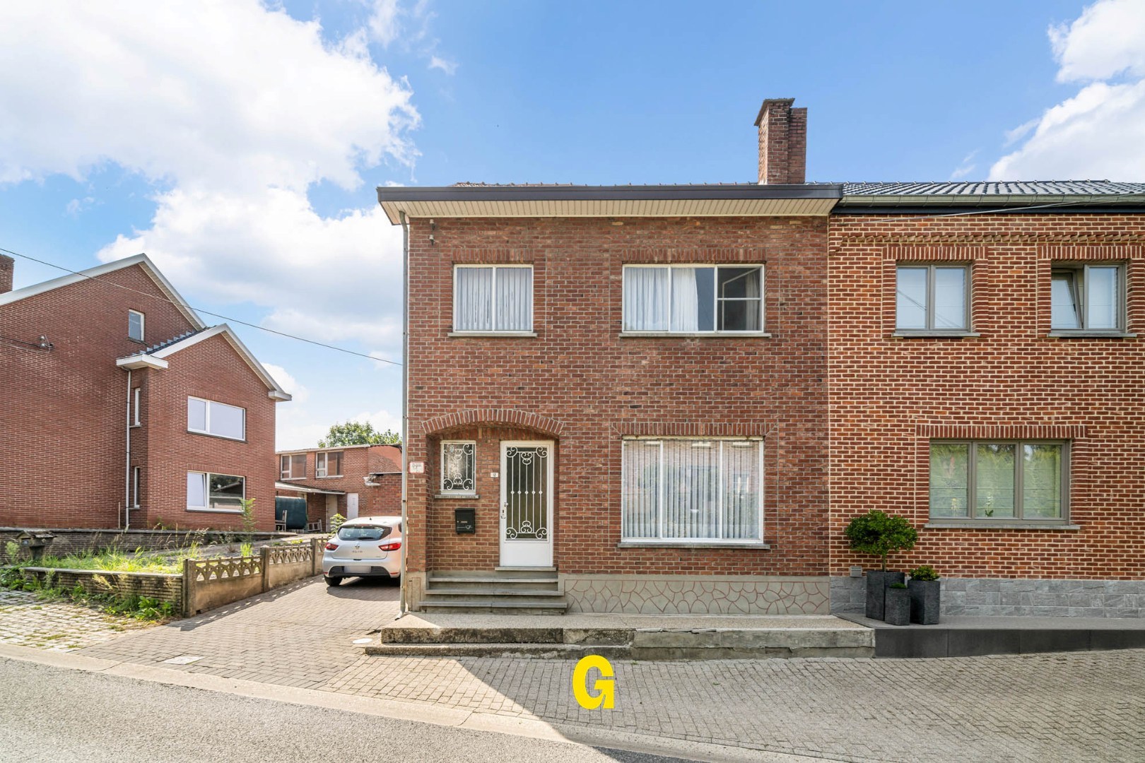 Grondig te renoveren woning met degelijke structuur en ruime tuin op 10a 67ca, met weids zicht op de achtergelegen glooiende groene omgeving - foto 3