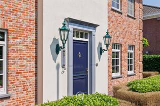 In het hart van het groene en rustige Noord-Limburg, op wandelafstand van het centrum van Overpelt, ligt deze charmante, instapklare villa. Op...