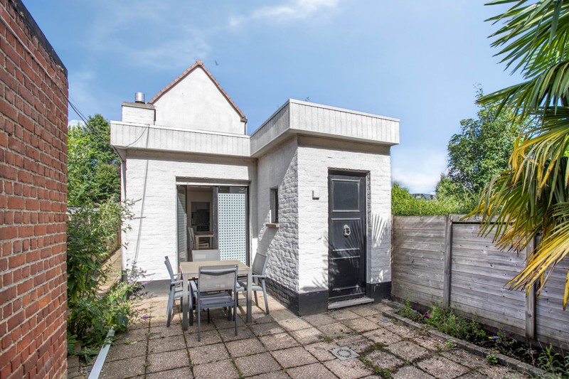 Gezellige woning met binnenkoer TE KOOP in het hart van Sint-Eloois-Vijve! - foto 5