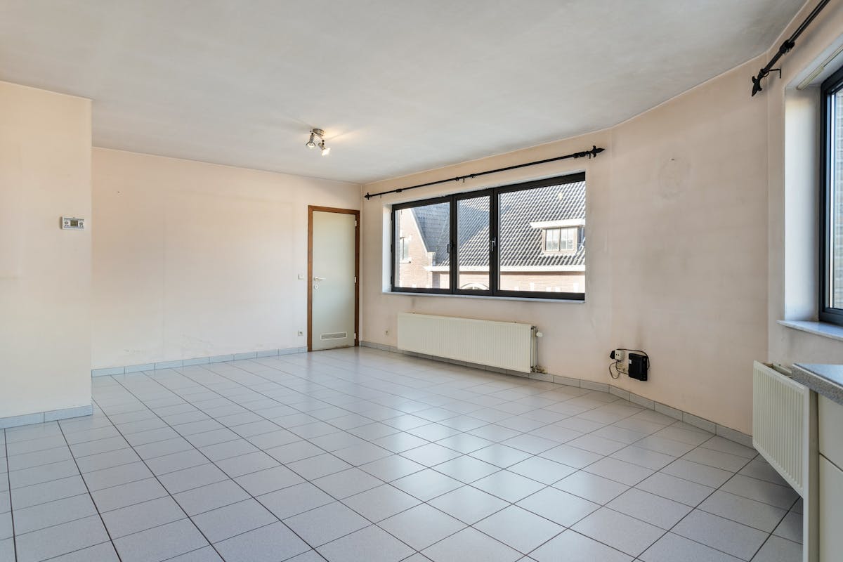Centrally located and bright 1 bedroom apartment in Ardooie - photo 2