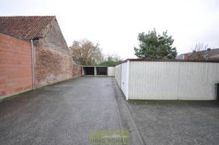 Garagebox te huur in het centrum van Brakel.Vrij vanaf heden.Interesse? Contacteer Immo Roman: gsm 0472 35 92 86...