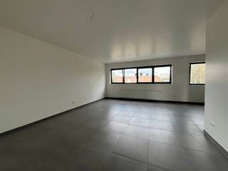 Modern appartement met 2 slaapkamers en aangenaam terras te Wilrijk - Neerland. Gelegen op de eerste verdieping van een gebouw met slechts...