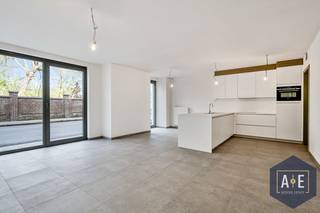 Ontdek dit functionele appartement van 119 m² met een terras van 10m², gelegen op het gelijkvloers van Residentie Albatros, en vlakbij park...