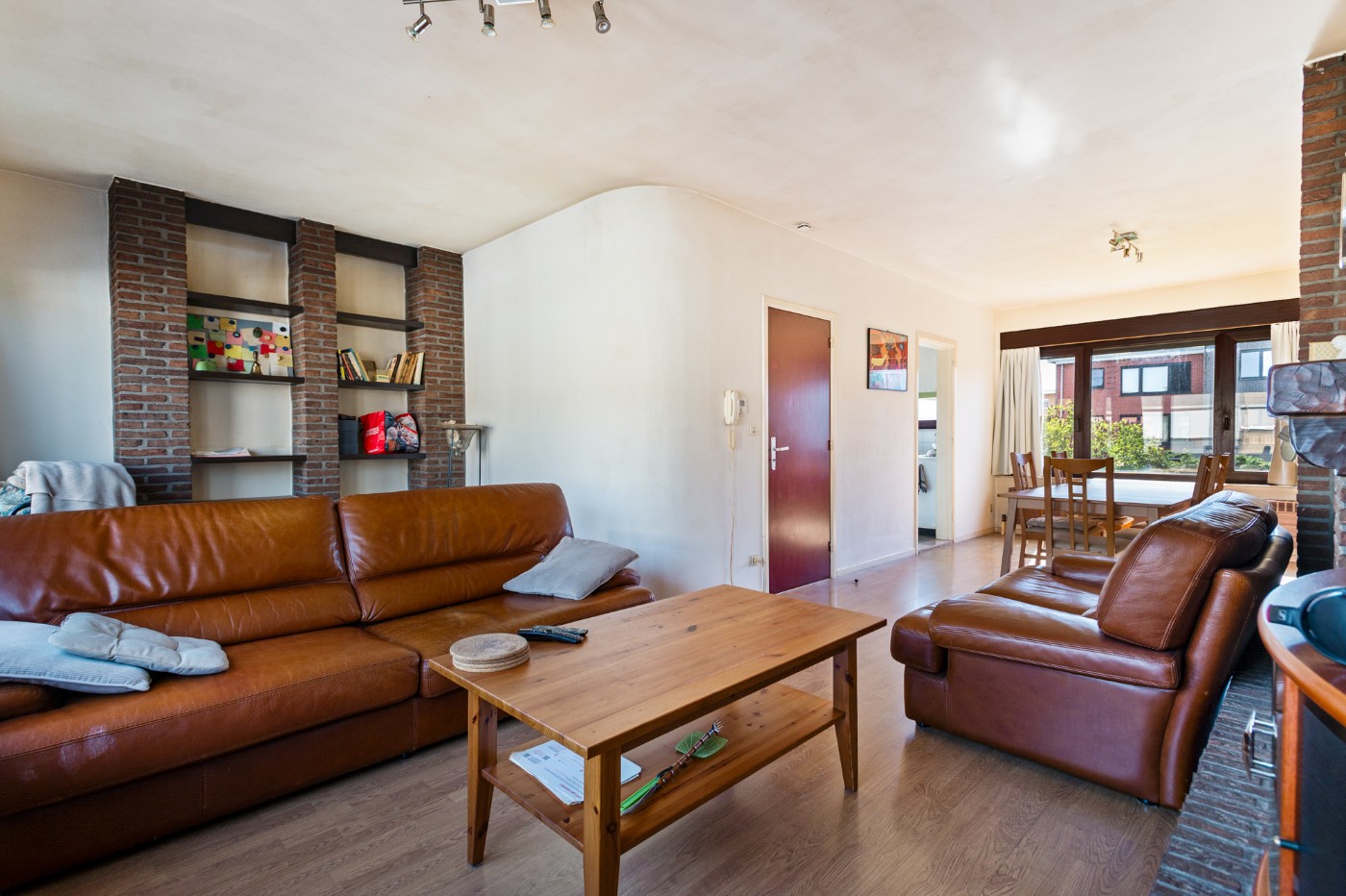 Op te frissen woning met 3 slpk., inpandige garage en west-tuin - foto 4