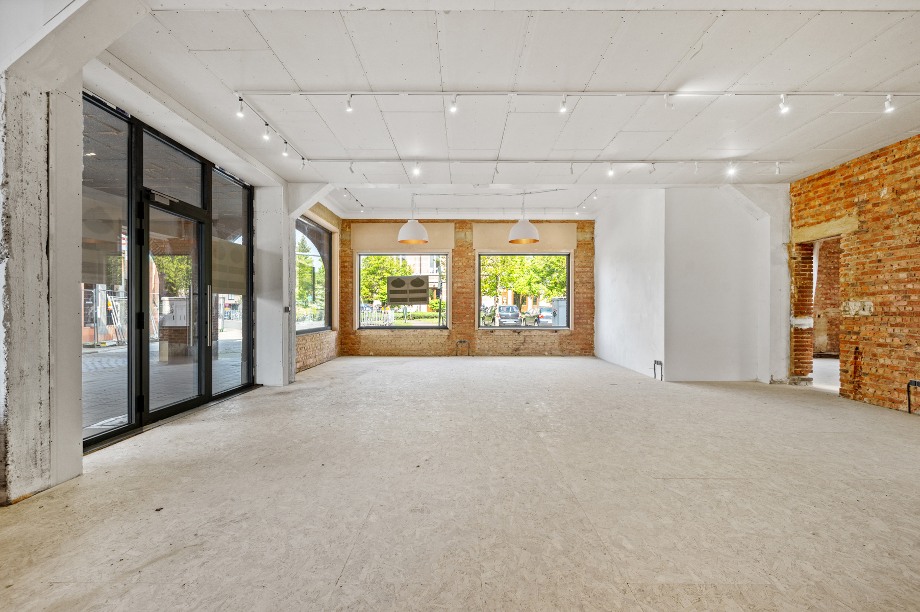 Ruim handelspand van ca. 165 m² op een commerciële locatie. - foto 5