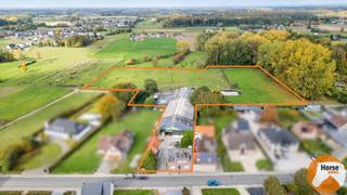 OORDEGEM – Op te frissen woning met bijgebouwen op ca. 2,7 haGelegen in Oordegem bevindt zich deze op te frissen woning met bijgebouwen op een totale...