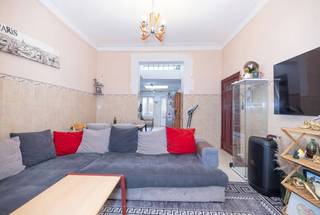 Ukkel – Wijk Stalle: dit mooie gebouw bestaat uit 4 woningen. De vermoedelijke bestemming is „eengezinswoning“. De stedenbouwkundige informatie...