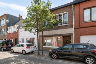 Ligging: Rustig doch centraal gelegen in een charmante straat met veel parkeermogelijkheden in het centrum van Turnhout.Omschrijving:Deze stadswoning...