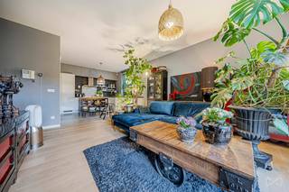 <p>This is not simply a ground-floor apartment, but a space designed for a different way of living. Behind the elegant lines of a recent residence lies an apartment that combines generous volumes, privacy, and freedom, with 150 sqm of gross living space opening onto a private garden, sheltered from view.</p>
<p>The heart of the home is the living area: a fluid space where indoor and outdoor living blend seamlessly thanks to large picture windows. The garden becomes an extension of the home — morning coffee in the sun, summer dinners, moments of calm away from the urban bustle. The open-plan kitchen, modern and fully equipped, supports these shared moments, while a spacious utility room/laundry discreetly handles the practical side of everyday life without ever imposing on the space.</p>
<p>The night area is designed with comfort and flexibility in mind: two welcoming bedrooms, a study adaptable to your needs, and a bathroom conceived as a private retreat, featuring double sinks and a private sauna. And for those whose projects require space and quiet, a separate garden office offers a true separation between private life and professional activity.</p>
<p>The level of finish matches the same high standards: underfloor heating, refined finishes, and well-balanced volumes. One everyday luxury that truly makes a difference: the possibility to park a vehicle directly on the garden side.</p>
<p>In terms of location, the setting remains well connected without being intrusive: Uccle-Stalle train station, tram lines 4 and 82, quick access to major roads, the Neerstalle sports centre, and the shops of Xavier De Bue just minutes away.</p>
<p>The asking price falls within a range that may allow eligible buyers to benefit from the reduced registration duties, significantly lowering the overall acquisition cost — a valuable advantage in addition to the property’s intrinsic qualities.</p>
<p>A rare opportunity for those seeking a home with meaning, space, and a true sense of breathing room.</p>
<br />EPC D+ : 170 kWh/(m².year) – 34 kg CO₂/(m².year)