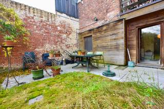 Dit uniek, rustiek pand te St-Amandsberg uit de 20e eeuw situeert zich op een boogscheut van het centrum van Gent, en is verdeeld in drie...