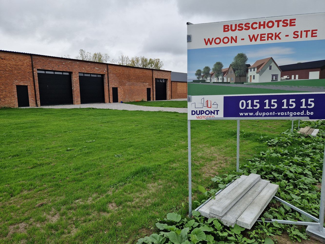Magazijn / KMO Werkplaats met voorliggende Bouwgrond te Booischot - foto 1