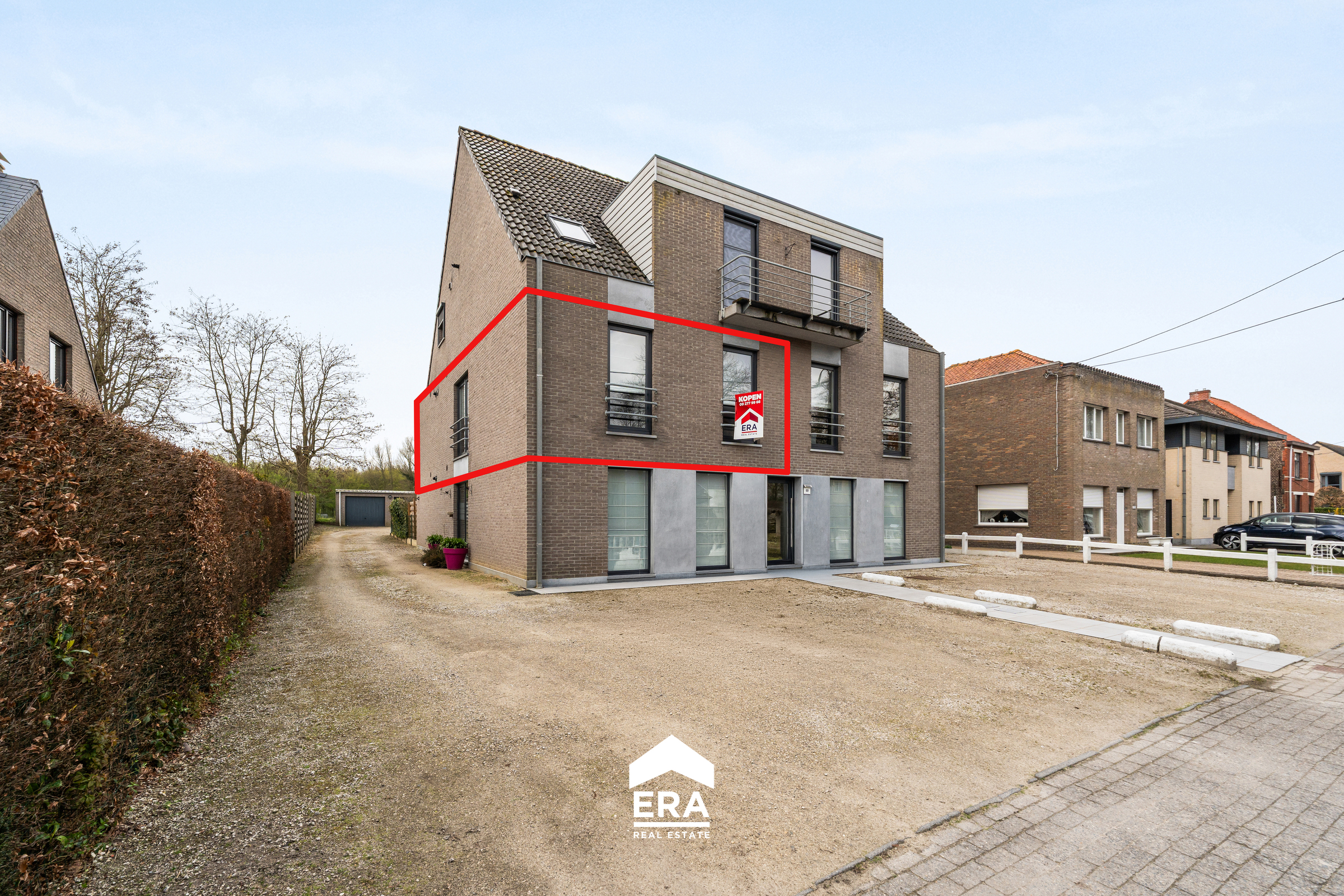 Instapklaar 2-slpk appartement met terras te Eeklo! - foto 1