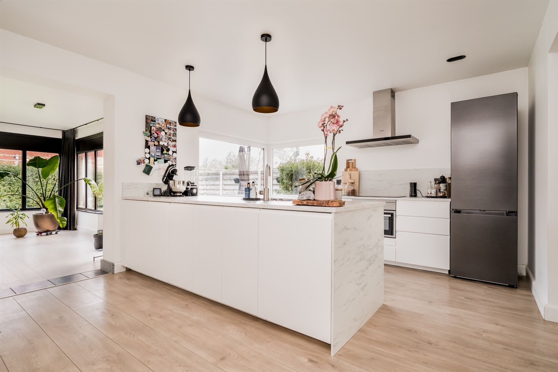 Gezellige woning met open keuken en tuin top ligging! - foto 2