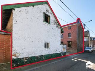 Deze verder af te werken woning vinden we in het rustige, pittoreske 's-Gravenvoeren. De ligging combineert een groene omgeving met een...