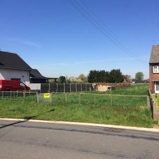 PERCEEL GROND (HOB) MET ACHTERLIGGENDE LANDBOUWGROND OP 10A08CA GELEGEN TE ROTEM.BOUWVOORSCHRIFTEN:- Bebouwing: halfopen bebouwing- Hoofdbestemming:...