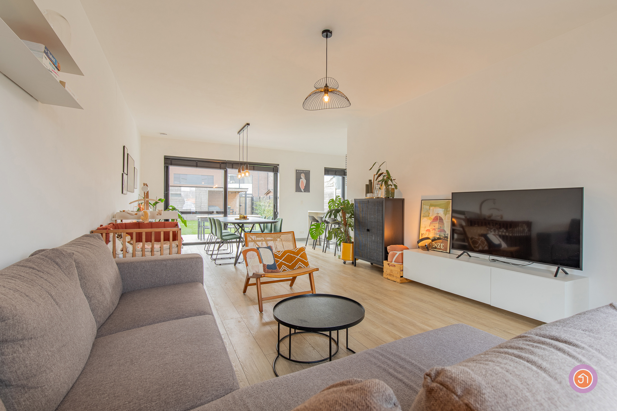 Nieuwbouwwoning met achteruitweg in doodlopende straat - foto 4