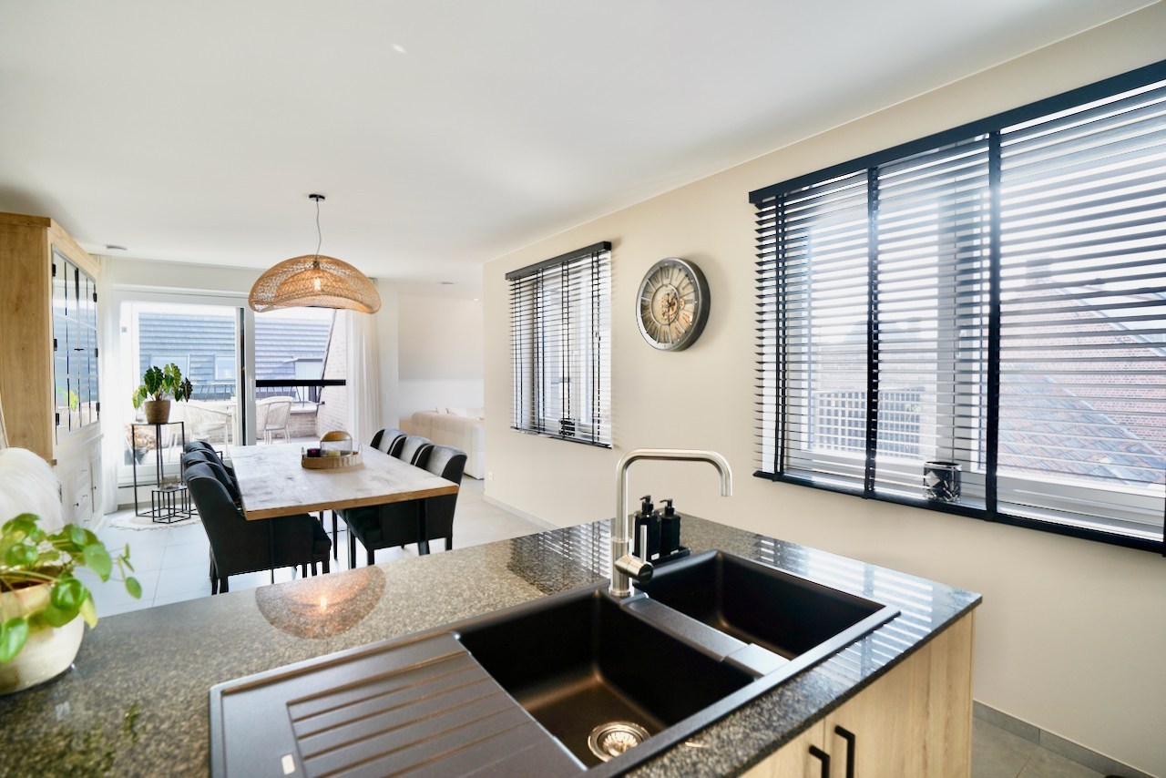 PRACHTIG dakappartement met 4 slaapkamers en 2 terrassen ! - foto 5