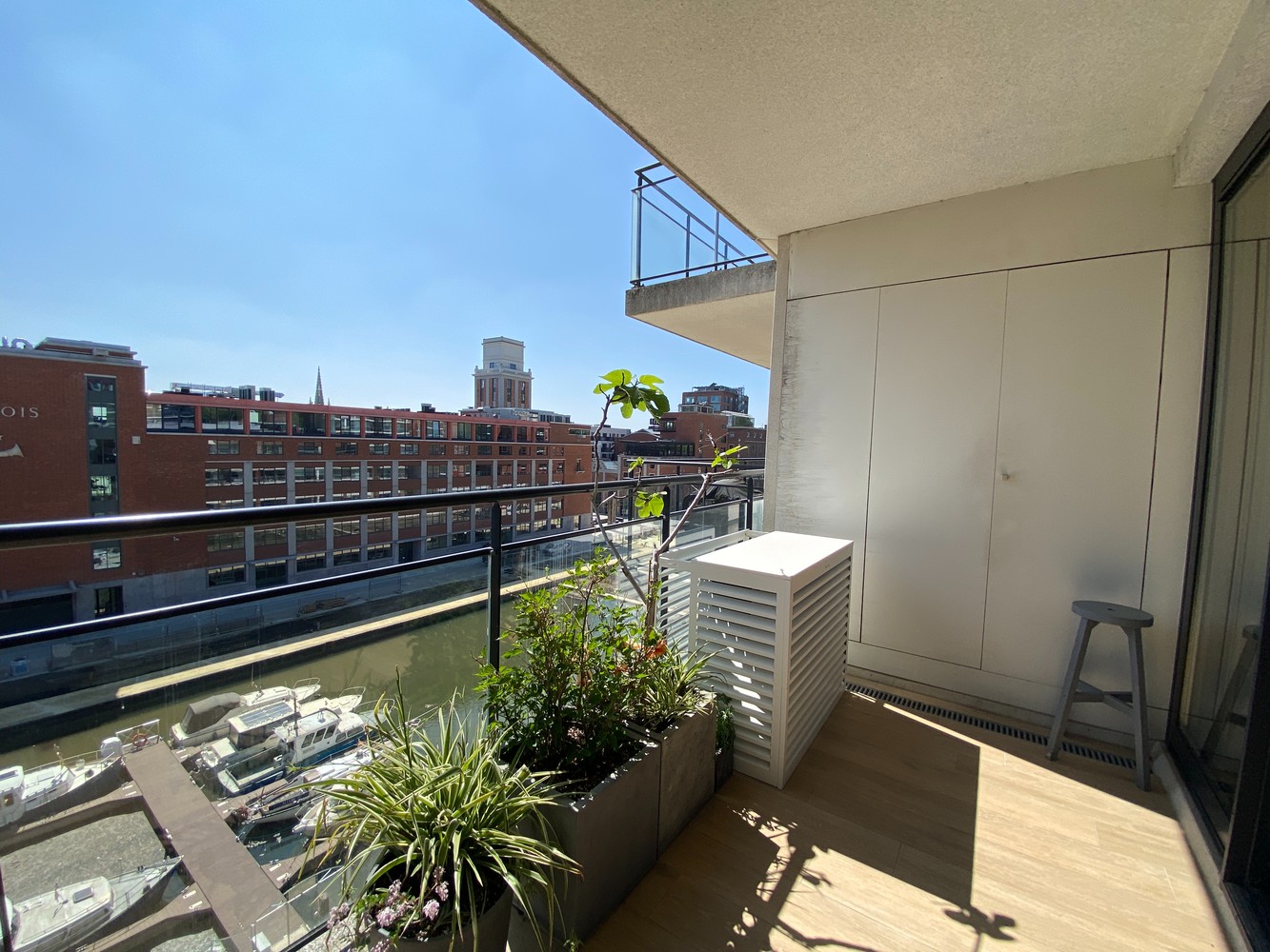 Licht, luxe en zicht op de haven – uniek appartement te huur aan de Vaartkom in Leuven - foto 3