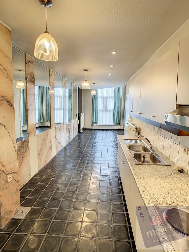 Karaktervolle woning met combinatie wonen/werken op centrale ligging in Sint-Truiden - foto 5