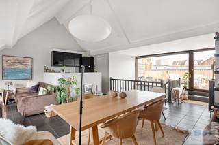 Prachtig & instapklaar duplex appartement van 100 m² met 2 slaapkamers, uniek dakterras en schitterend uitzicht over centrum Lier.Dit uniek en...