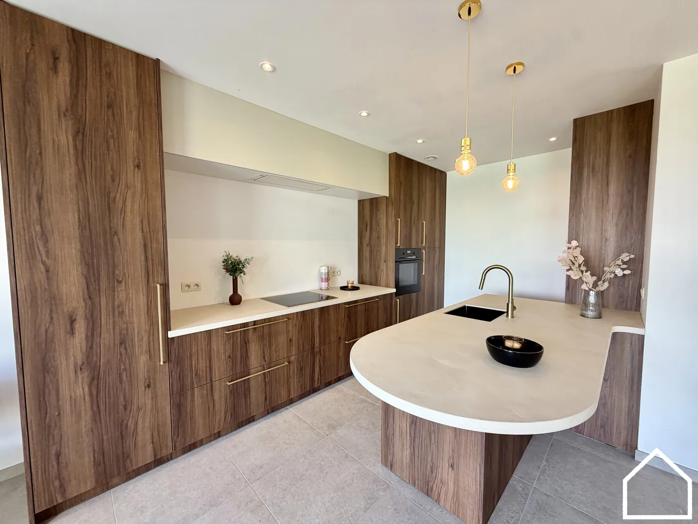 VOLLEDIG GERENOVEERDE WONING IN HET HART VAN ZILLEBEKE - foto 4