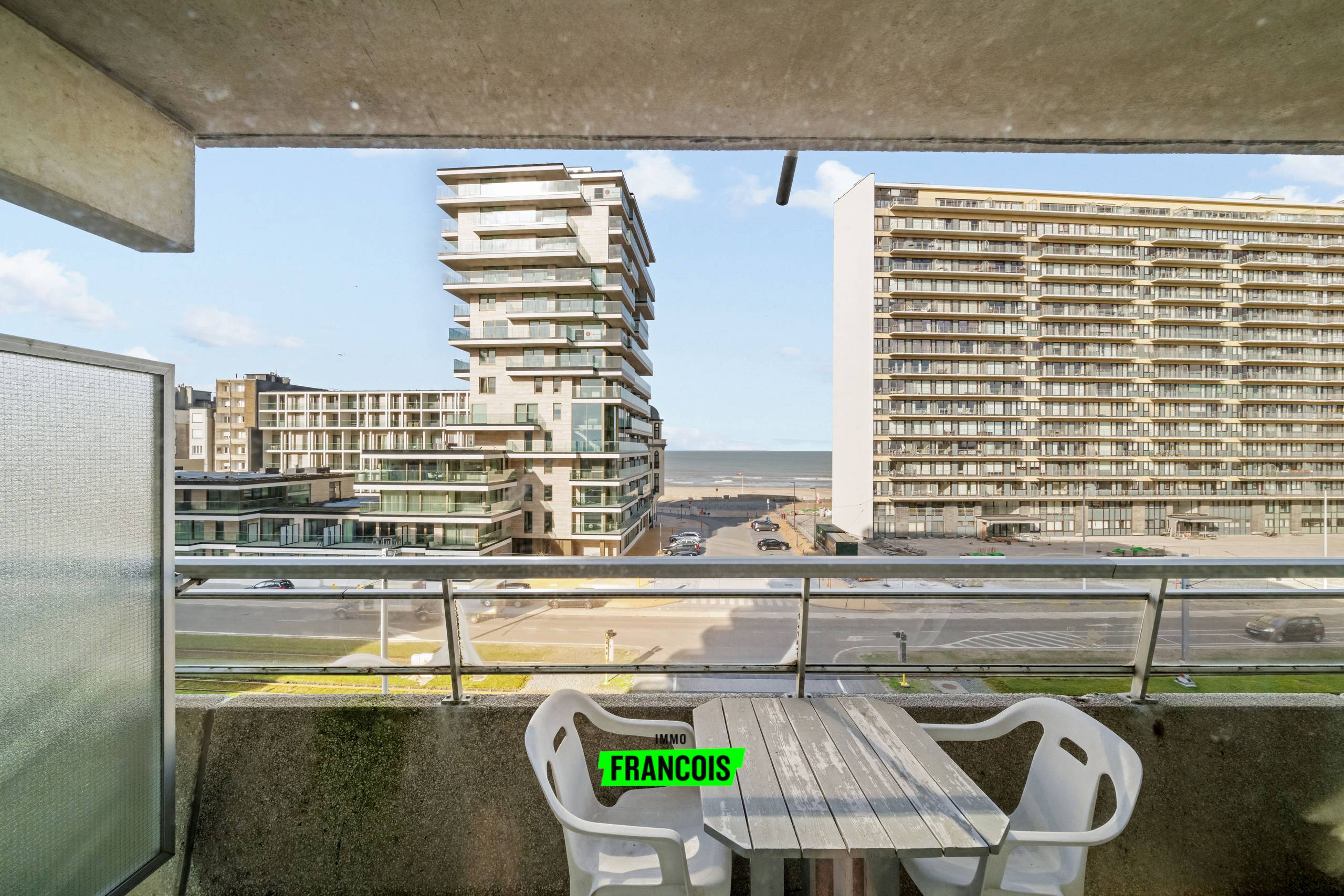 Appartement met golf-en zeezicht te Oostende. - foto 5