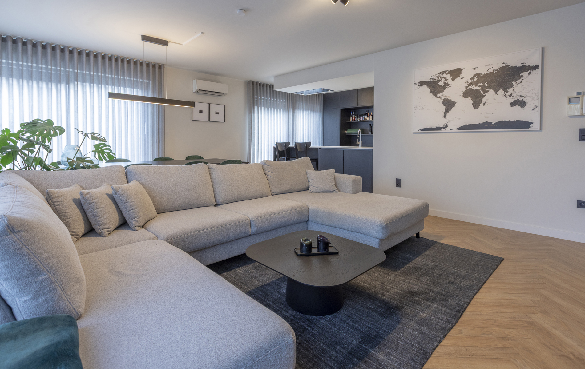 Penthouse with 2 bedrooms and terrace in Brussels - photo 4