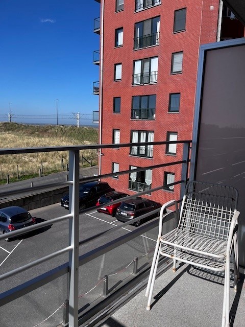 Hoekappartement met  lateraal zicht  op  zee. Ideale investering .   Recente  residentie . Algemene onkosten zijn beperkt. . . - foto 3