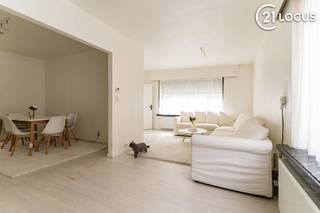 In een rustige en vlot bereikbare woonomgeving bevindt zich deze instapklare gezinswoning met een bewoonbare oppervlakte van 163 m². De woning...