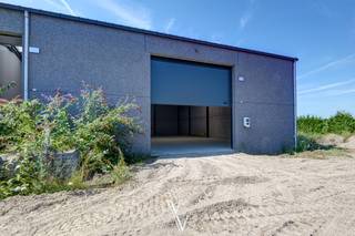 Deze KMO-units zijn gelegen in Viersel, op een volledig afgesloten en beveiligd terrein. De units worden volledig afgewerkt opgeleverd en...