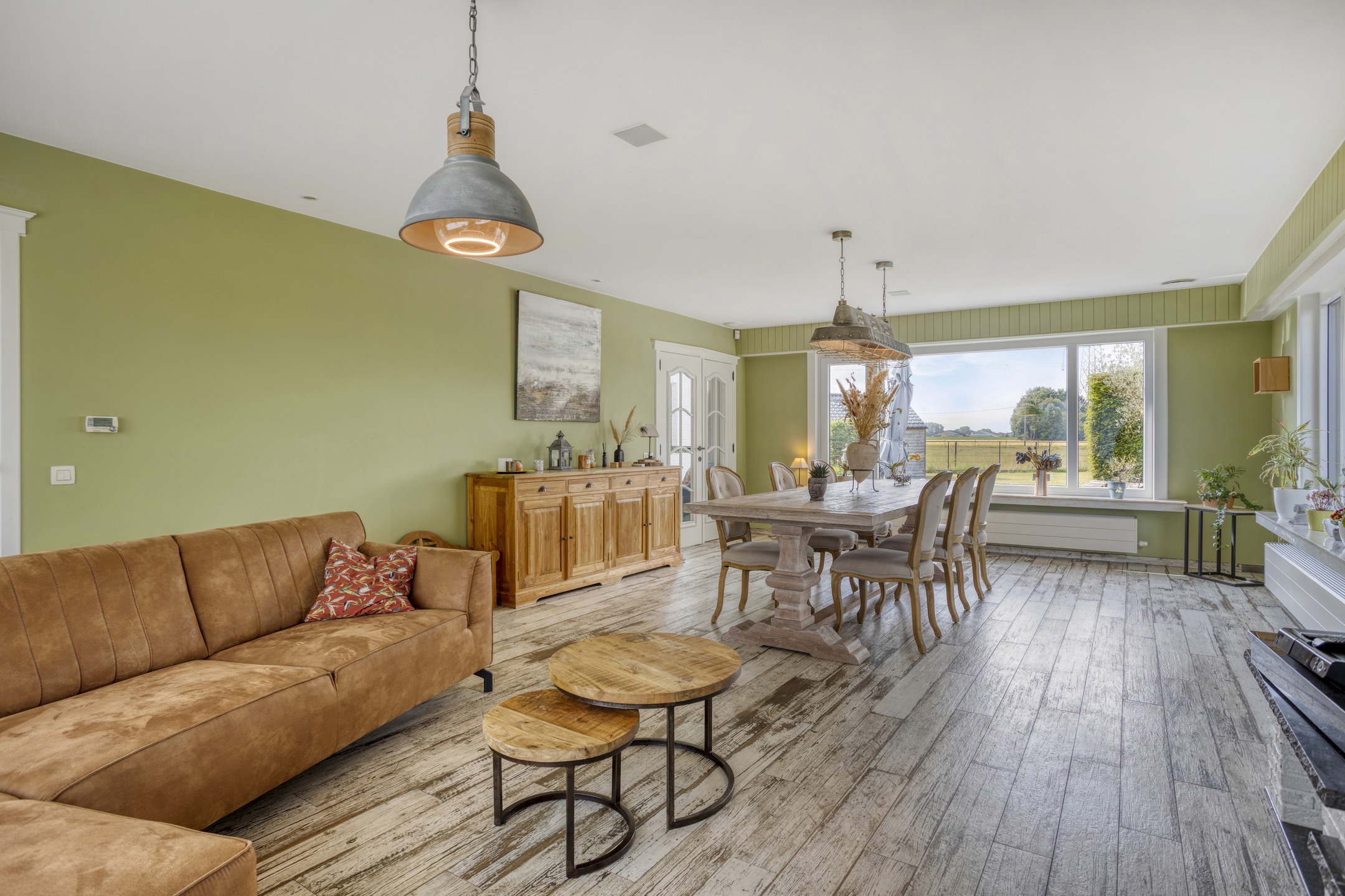 Landelijk gelegen woning met magazijn van 280m² en weiland. - foto 4