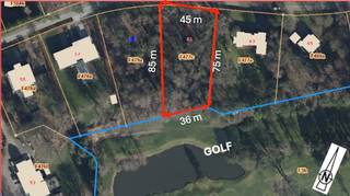 Unieke bouwgrond van 3.212 m2 met prachtig zuiderzicht op het golfterrein van Keerbergen.<br /><br /><strong>Bijzonderheden:</strong>
<ul>
<li>Vrijstaande bebouwing met rechtstreeks zicht op de golfterreinen.</li>
<li>Eén van de laatste van dit type beschikbaar.</li>
<li>Breedte: 45,22 meter.</li>
<li>Verkaveling ‘Golf en Meer’.</li>
<li>Zuid oriëntatie.</li>
</ul>