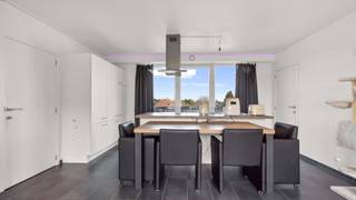 Centraal gelegen 1-slaapkamerappartement met twee terrassen en ondergrondse staanplaatsOp zoek naar een charmant en goed onderhouden appartement in...