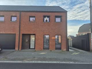 Bezoeken kunnen niet telefonisch ingepland worden, huurprofiel is verplicht:Klik op BEZOEK AANVRAGEN op onze website (www.immo-zone.be) en boek...