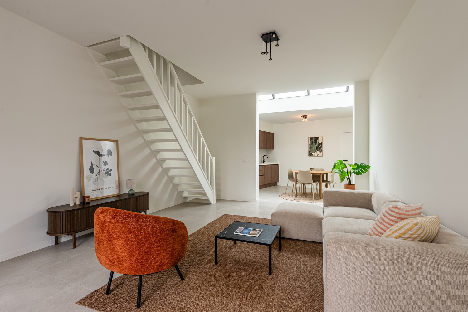 Stijlvol gerenoveerde woning met tuin en parkeerplaats - foto 5