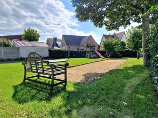 GERENOVEERDE CHARMANTE & EXCLUSIEVE VILLA MET LIFT + ZES SLAAPKAMERS + GROTE TUIN + BOUWGROND GELEGEN IN DE PRACHTIGE DUMONTWIJK EN OP 300 METER...