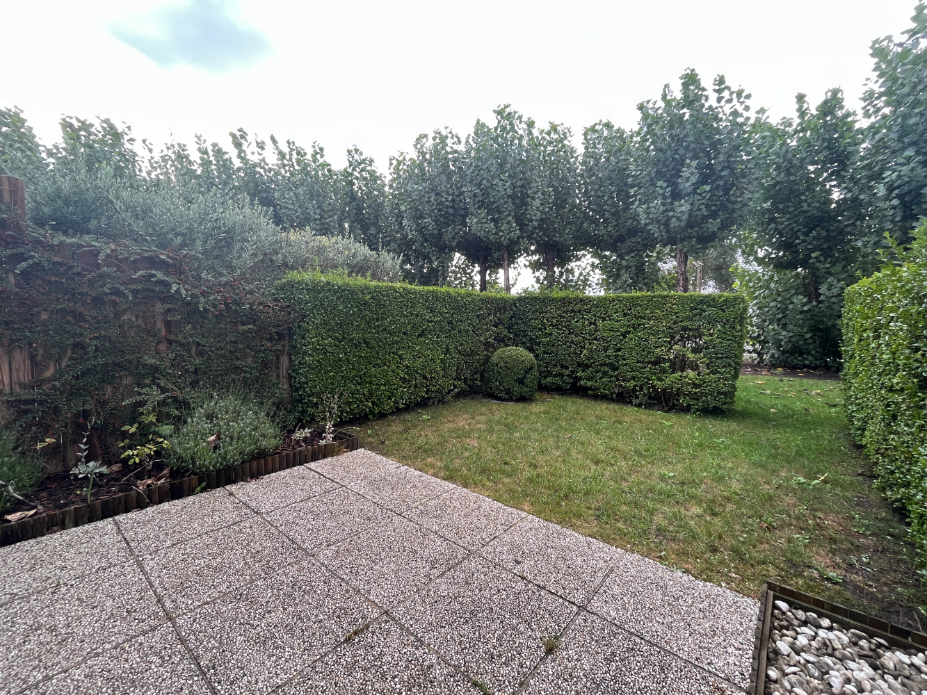 Charmante vakantiewoning te koop mét private autostaanplaats én garagebox! - foto 3