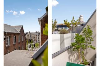 Gelegen aan de charmante Vrijdagsmarkt bevindt zich deze unieke, atypische woning met garage en zuidgericht dakterras, in het hart van Antwerpen.<br /><br />Bij het betreden van de woning komt u binnen in een uitzonderlijk ruime garage met plaats voor twee wagens achter elkaar en voorzien van voldoende bergruimte. Achteraan zijn tevens de aansluitingen voorzien voor een wasruimte.<br /><br />Op de eerste verdieping bevindt zich achteraan de master bedroom, gekenmerkt door een hoog plafond en authentieke balken, met ensuite badkamer, voorzien van een inloopdouche, ligbad, toilet en wastafel. Vanuit de slaapkamer geniet je van een rustgevend uitzicht op de binnenkoer met Japanse esdoorn. Vooraan op deze verdieping bevindt zich een polyvalente ruimte die perfect kan dienen als bureau of extra slaapkamer.<br /><br />De tweede verdieping omvat aan de achterzijde de lichtrijke leefruimte, eveneens georiënteerd naar de binnenkoer. Aan de voorzijde bevindt zich een bijkomende slaapkamer met ensuite douche. Op de nachthal is een apart gastentoilet voorzien.<br /><br />Op de bovenste verdieping bevindt zich een ruime, lichtrijke keuken, uitgerust met alle hedendaagse comfort (SMEG-toestellen). Aansluitend geeft deze verdieping toegang tot het zuidgerichte terras (zonder inkijk), dat een prachtig uitzicht biedt op de Boerentoren, de Onze-Lieve-Vrouwekathedraal en de Vrijdagsmarkt.<br /><br />Verder beschikt de woning over een ruime kelder met hoge plafonds, ideaal als extra bergruimte.<br /><br />Deze eigendom geniet van een uitstekende ligging, vlakbij talrijke winkels, horecagelegenheden, openbaar vervoer en culturele bezienswaardigheden in het centrum van Antwerpen.<br /><br />Grote troeven:<br /><br />- Centraal in historisch centrum<br />- Vernieuwde ramen (niet opgenomen in EPC)<br />- Elektriciteit conform<br />- Geïsoleerde achter- en zijgevel<br />- Digitale meters<br />- Ruime garage met parkeermogelijkheid<br />- Zuidgericht dakterras zonder inkijk<br /><br />Een interessante opportuniteit voor wie op zoek is naar een karaktervolle woning met ruimte en potentieel op een toplocatie.
