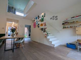 **Een thuis om van te houden**Instapklare rijwoning · 120 m² · 3 slaapkamers · autovrije straat · groene stadstuin · EPC AVraagprijs:...