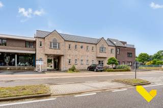Goed gelegen appartement te Leopoldsburg (EPC B) dat meteen instapklaar is.Dit appartement omvat een ruime woonkamer met aangenaam veel "natuurlijk"...