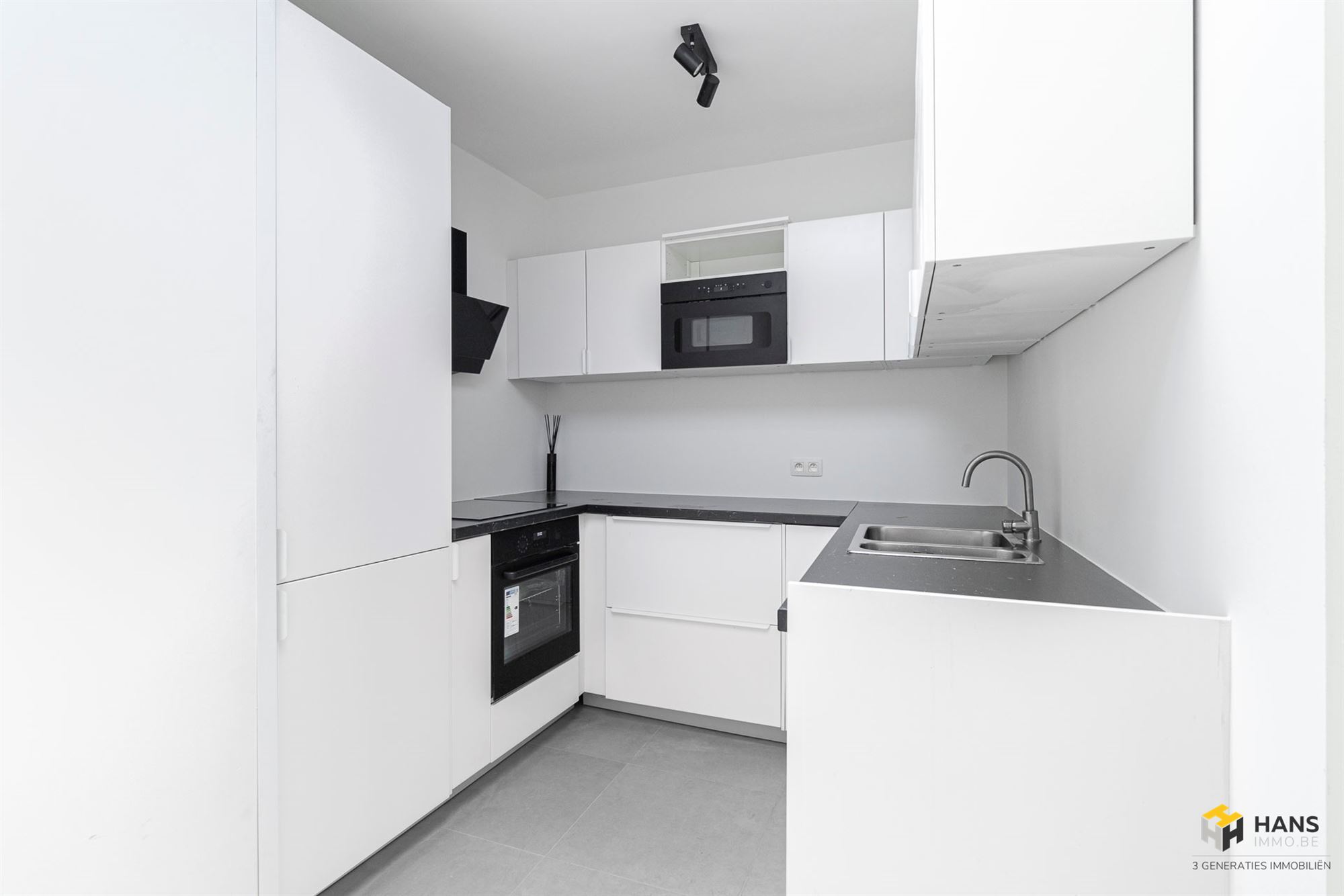 Gerenoveerde woning (145 m²) met 4 slaapkamers in Antwerpen (2060) - foto 2