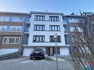 EVERE, in een rustige buurt en dicht bij winkels en openbaar vervoer, gelegen op de 3e verdieping van een klein gebouw dat in 2019 is...