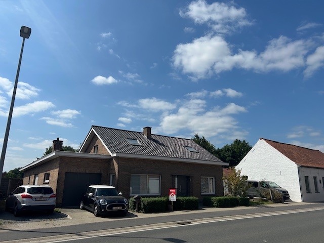 Alleenstaande woning met 5 slaapkamers op 843m². - foto 1