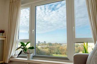 Lichtrijk en karaktervol appartement te koop op de 7de verdieping op een toplocatie (Eglantierlaan) nabij het Nachtegalenpark en Park Den...