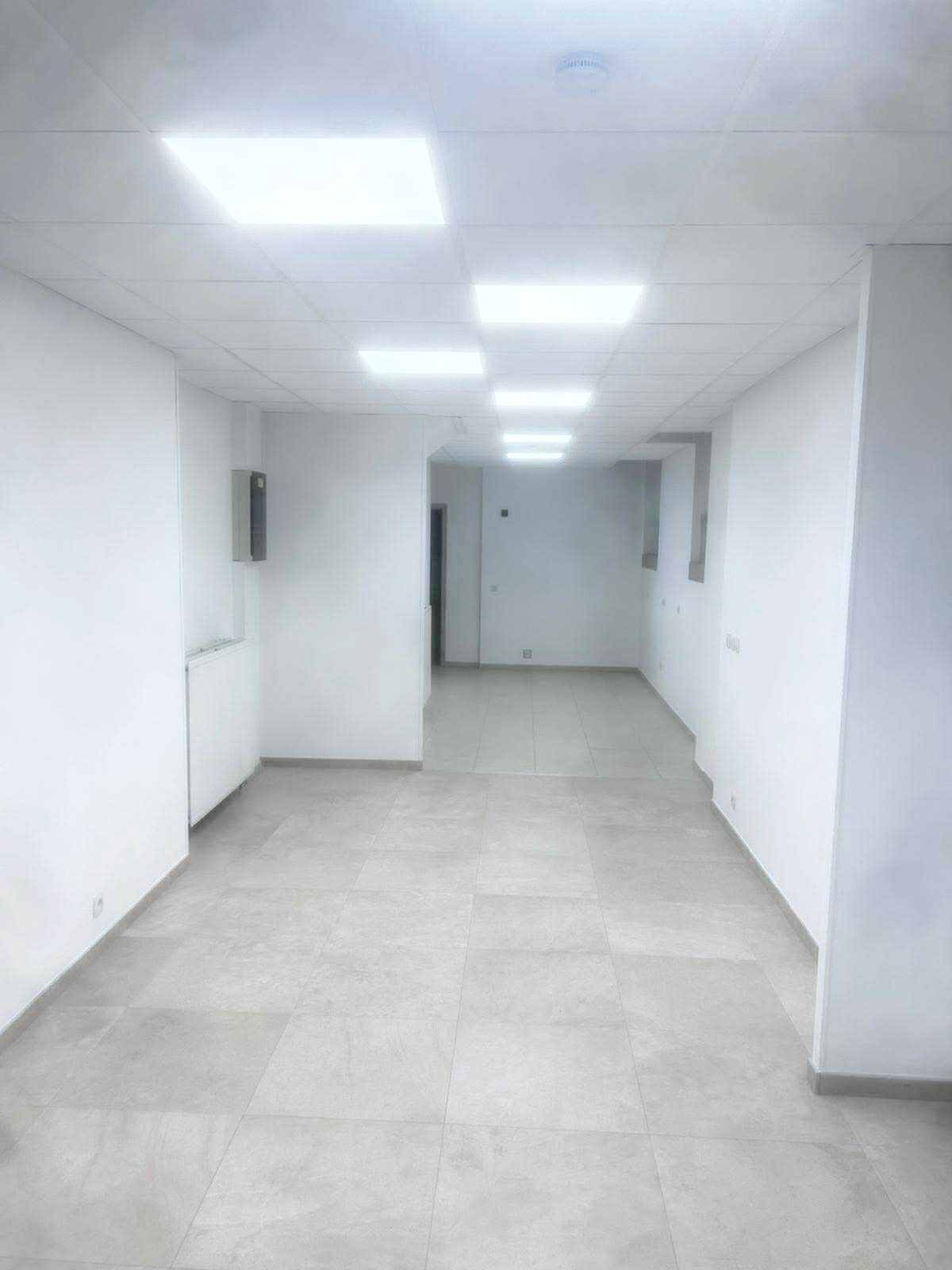 KARAKTERVOL INSTAPKLAAR COMMERCIEEL GELIJKVLOERS  - foto 2