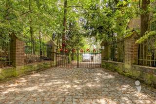 <p><span>Unique renovation project on an exceptional estate of over 1 hectare. </span></p><p><span> </span></p><p><span>Are you looking for a home with character, space, and a unique location? Then this property offers a rare opportunity. </span></p><p><span> </span></p><p><span>This spacious home has a </span><span>living area of 256 m²</span><span> and needs to be </span><span>fully renovated</span><span>. However, due to the practical layout, it forms the ideal basis for a beautiful family home, with the possibility to </span><span>create up to 5 full-sized bedrooms</span><span>. </span></p><p><span> </span></p><p><span>The absolute asset of this property is undoubtedly the </span><span>expansive estate of over 1 hectare</span><span>. Surrounded by greenery and forests, you enjoy unparalleled peace and an exceptional sense of freedom. </span><span>No direct neighbors</span><span>, complete privacy, and an idyllic setting make this location a true rarity. </span></p><p><span> </span></p><p><span>Whether you dream of an exclusive family home, a country residence, or a renovation project in a prime location: this property offers enormous potential. </span></p><p><span> </span></p><p><span>Interested? Contact us today for a visit at 016 15 31 15 or info@immolivit.be and discover the potential of this spacious home for yourself.</span><span> </span></p><p><span> </span></p>