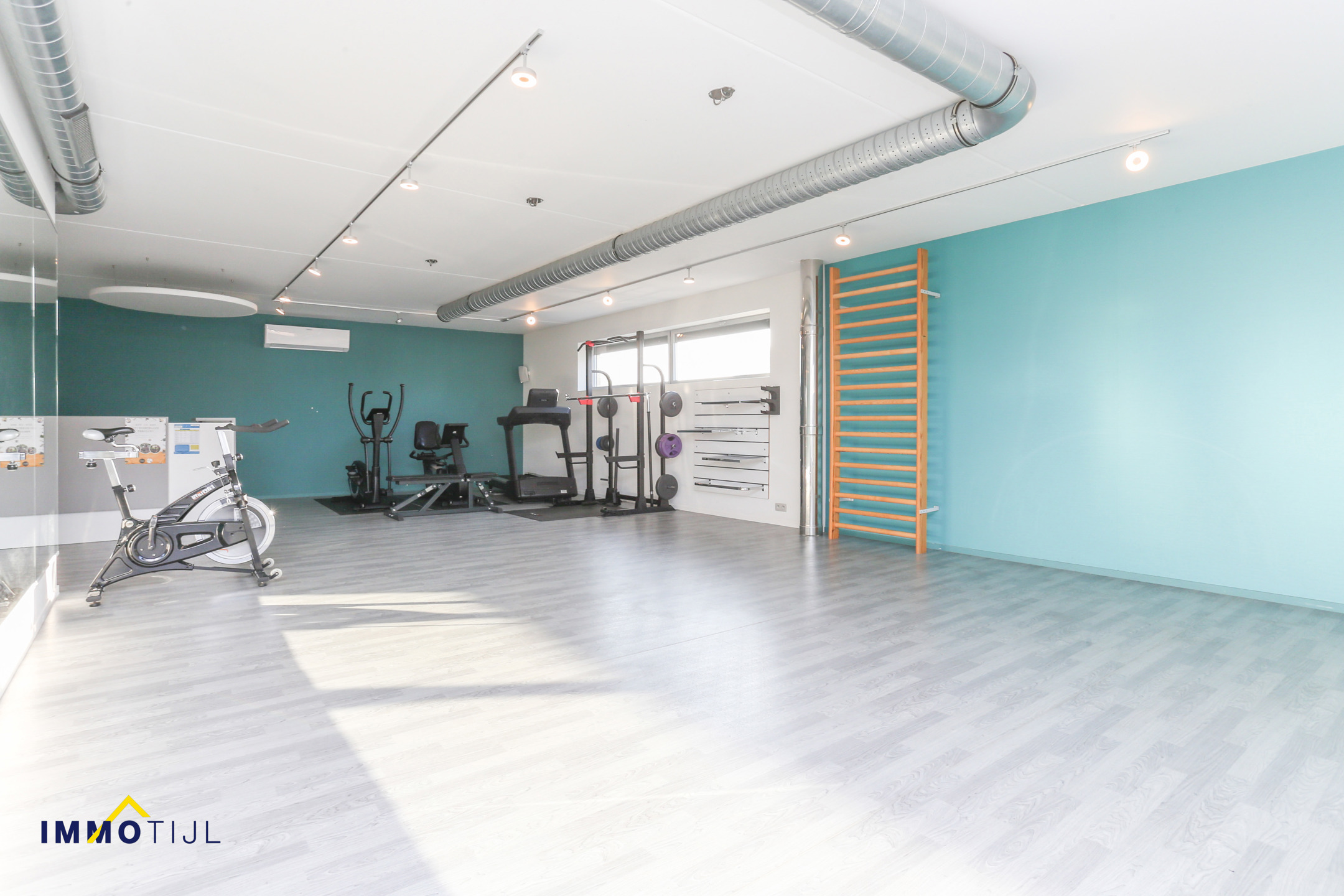 Commerciële ruimte/kantoor te huur in Hamme! - foto 2